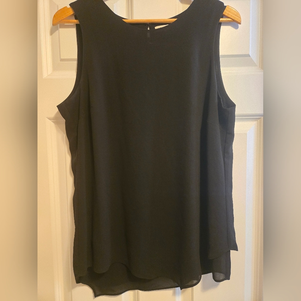 Lex & Madison Black Sleeveless Top